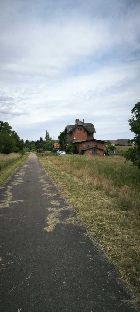 Dawna stacja kolejowa "Stary Kolejowy Szlak"