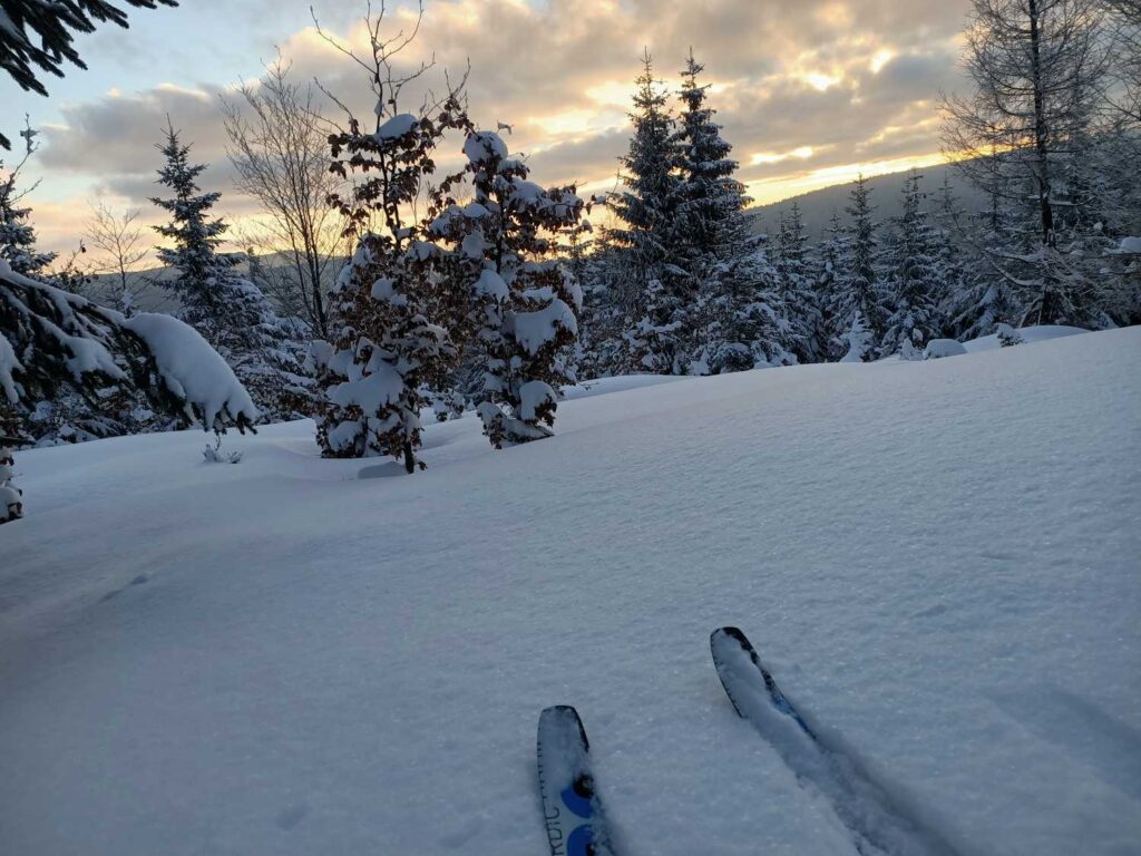 Podjazd pod rozdroże pod Cichą Równią