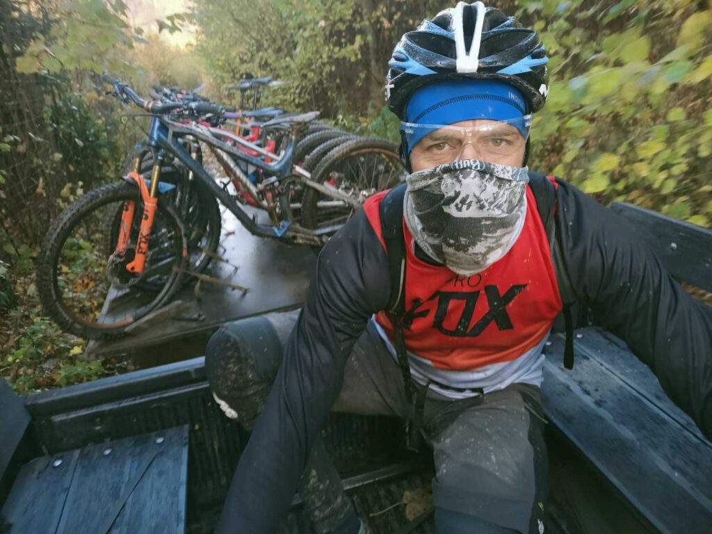 Transport rowerów na szczyt - Baza Enduro Srebrna Góra