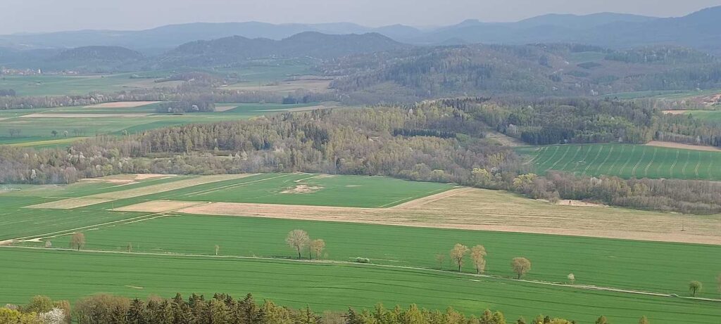 Panorama z Ostrzycy - Góry Kaczawskie