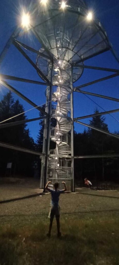 wieża widokowa na Młynicy (653m)