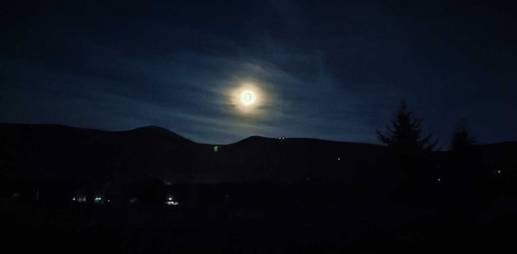 Księżyc w pełni nad Karkonoszami